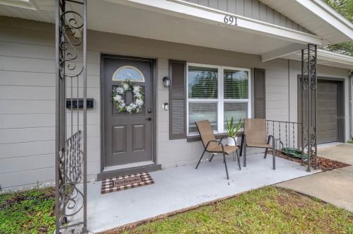 691 72nd Ave, Saint Petersburg, FL 33702-5831
