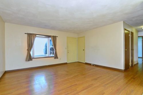 23 Rosemont Ave, Cumberland RI  02864-7518 exterior