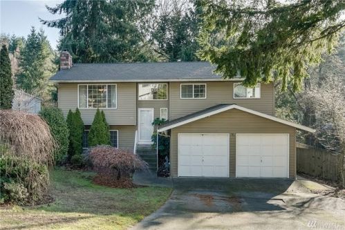 17111 Meadowdale Dr, Lynnwood, WA 98037-2936
