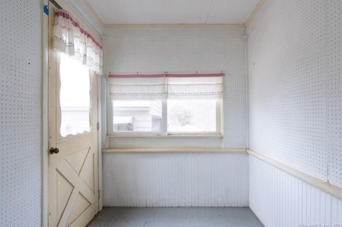 679 Woodtick Rd, Waterbury CT  06705-1740 exterior