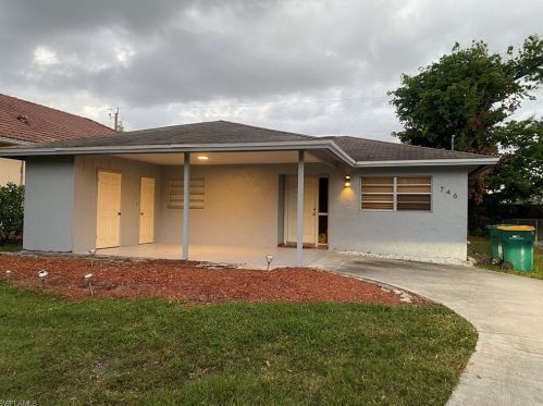 746 111th Ave, Naples FL  34108-1828 exterior