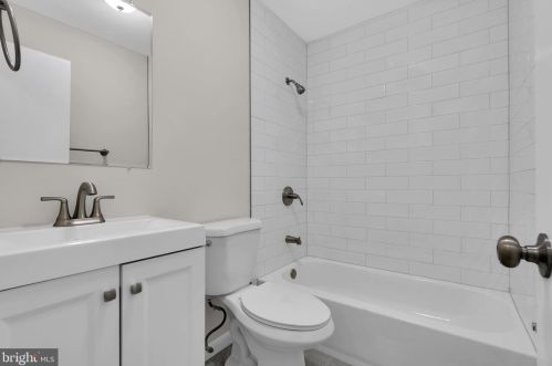 1802 Lakeshore Dr, Browns Mills NJ  08015-1364 exterior