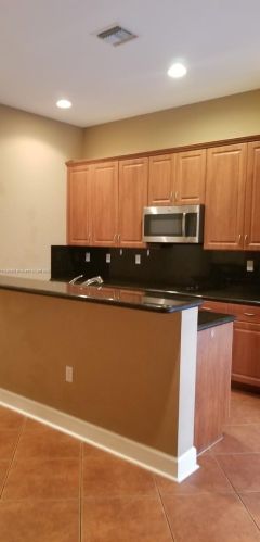 831 146th Ter, Hollywood, FL 33027-6136