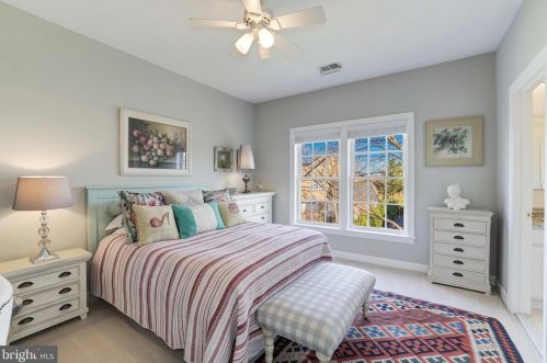 19376 Ml Dm Pl, Leesburg VA 20176-1637 exterior