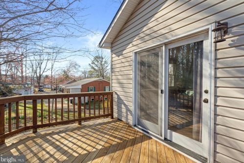 300 E St, Purcellville VA  20132-3317 exterior