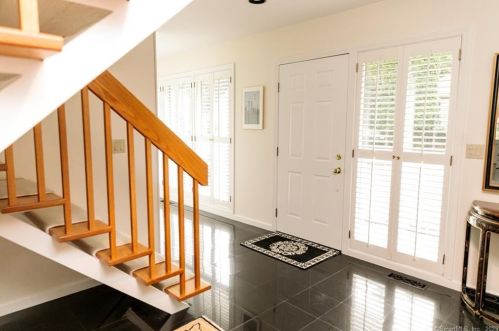 320 Strawberry Hill Ave, Stamford, CT 06902-2580