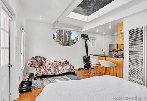 232 Rios Ave, Solana Beach CA  92075-1240 exterior