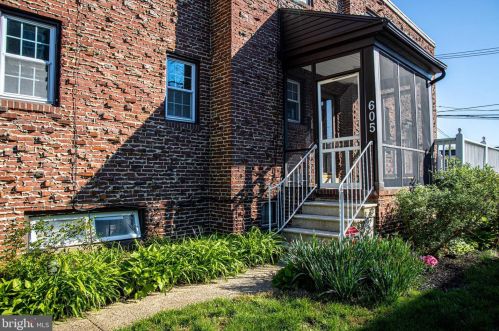 605 37th St, Wilmington, DE 19802-2028