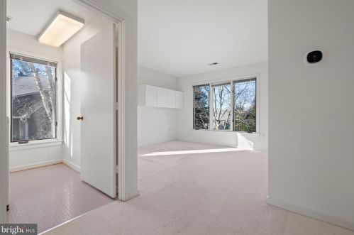 12015 Walnut Branch Rd, Herndon VA  20194-5616 exterior