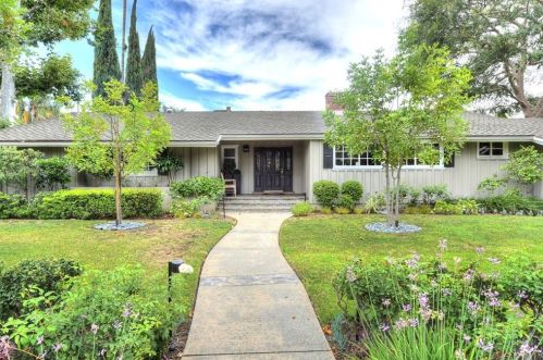 17622 Weddington St, Van Nuys, CA 91316-2567