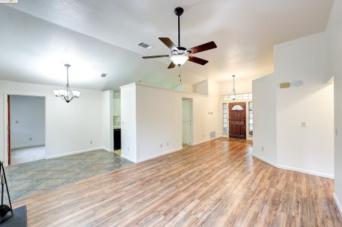 1861 Concannon Dr, Oakley CA  94561-3018 exterior