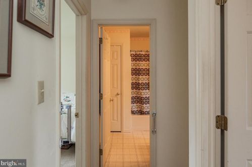 18 Townsend Ct, Lancaster PA  17603-6797 exterior