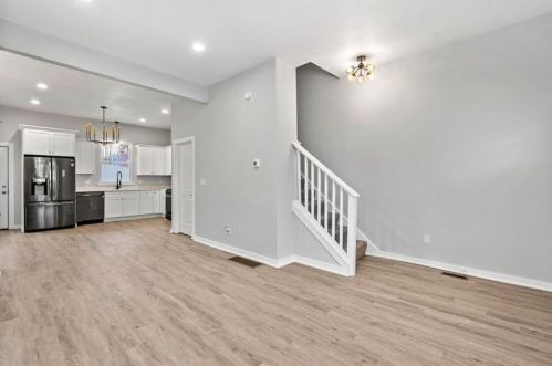 5008 Dearborn St, Pittsburgh, PA 15224-2414
