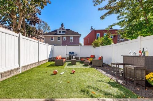 76-38 85th Dr, Jamaica NY  11421-1008 exterior