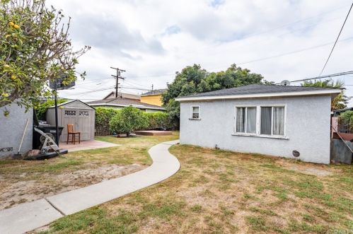 8729 Walnut St, Bellflower CA  90706-5518 exterior