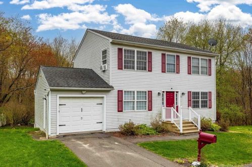 19 Eric Ln, Waterbury, CT 06704-1276