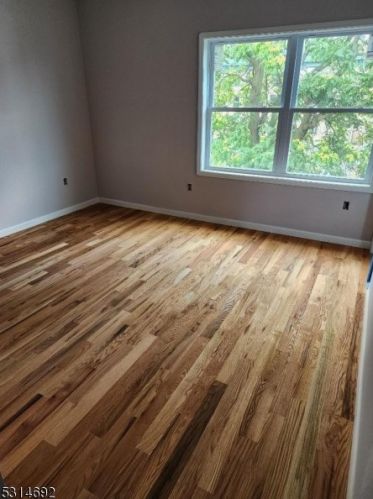 48 Parkhurst St, Newark, NJ 07114-1902