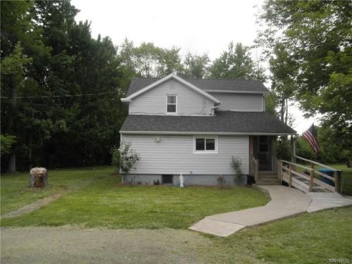 7491 Derby Rd, Derby, NY 14047-9626