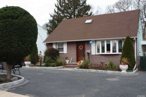 129 Mirin Ave, Roosevelt, NY 11575-1621
