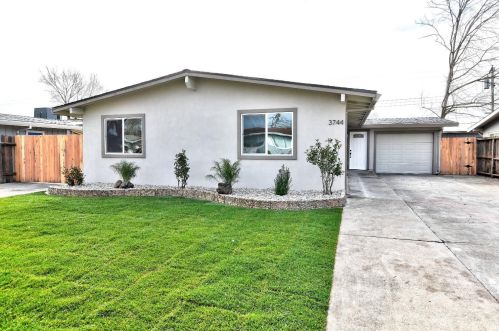 3744 Floral Dr, North Highlands, CA 95660-3706