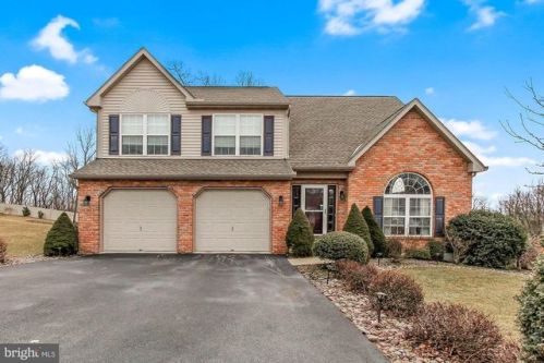 1227 Fox Rd, Dauberville, PA 19533-8848