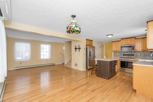 13 Quincy St, Concord, NH 03301-5340