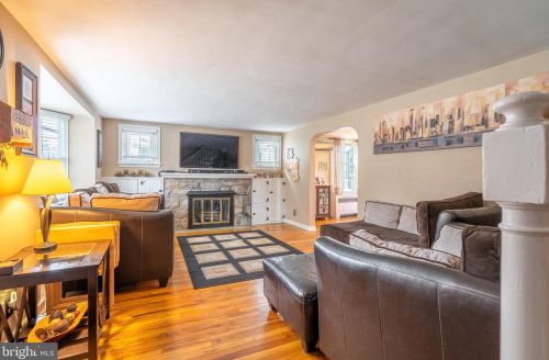 325 Moreland Rd, Willow Grove PA  19090-3507 exterior