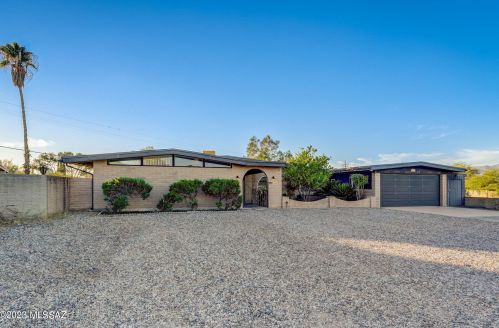 8902 Maple Leaf Dr, Tucson, AZ 85710-8612