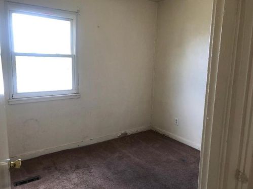 17 Virginia Dr, Mckeesport PA  15133-1005 exterior