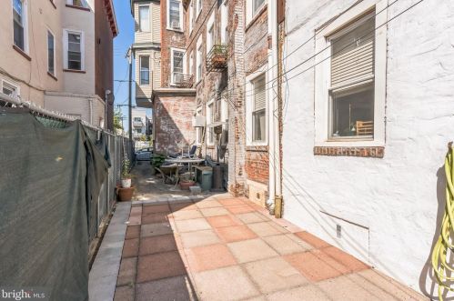 1005 6th St, Philadelphia PA  19147-4011 exterior