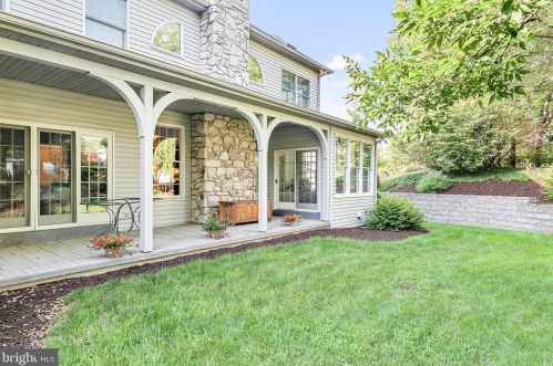 319 Equus Dr, Camp Hill PA  17011-8350 exterior