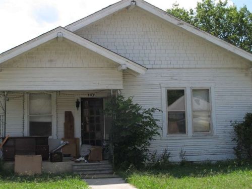 127 F St, Ardmore, OK 73401-8043
