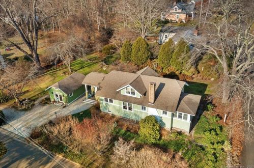 24 Grandview Ter, Essex, CT 06426-1040