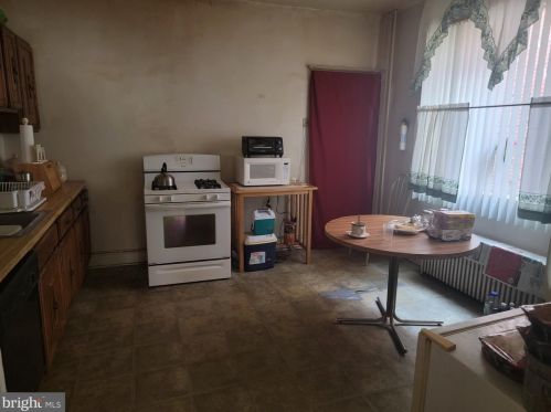 1263 Chase St, Camden NJ  08104-3505 exterior