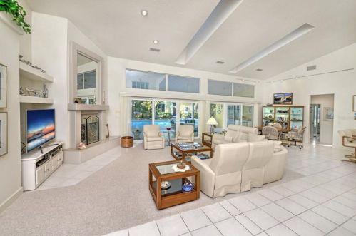 2585 Spruce Creek Blvd, Daytona Beach FL  32128-6787 exterior