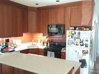 8 Perry St, Brookline MA  02445-6923 exterior