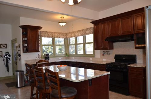 205 Lippincott Ave, Riverton NJ  08077-1309 exterior