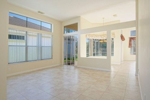 593 Lake Charles Cir, Fort Pierce, FL 34986-3417