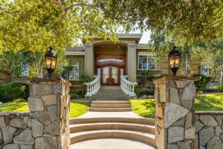 2076 Valley Oak Rd, Pleasanton, CA 94588-8213