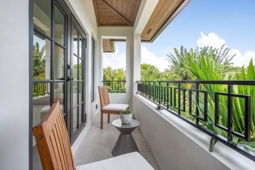 220 Argyle Rd, West Palm Beach FL  33405-1606 exterior