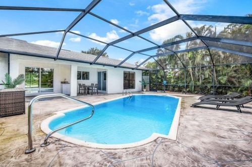 2266 Kings Lake Blvd, Naples FL  34112-5321 exterior