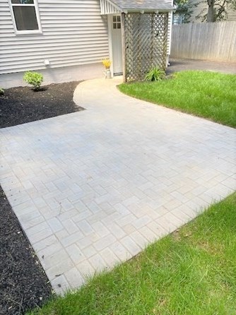 12 Maine Ave, Natick MA  01760-2219 exterior