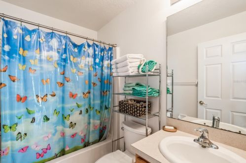 328 Grand Canal Dr, Kissimmee FL  34759-4344 exterior