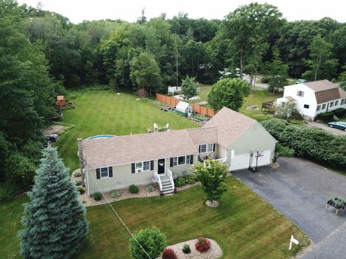 7 Olesen Rd, Derry NH 03038-4847 exterior