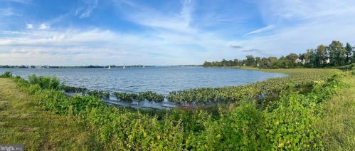 3080 Harbour Dr, Palmyra NJ 08065-2219 exterior