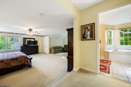 12 Stacey Ct, Sparta NJ  07871-1000 exterior