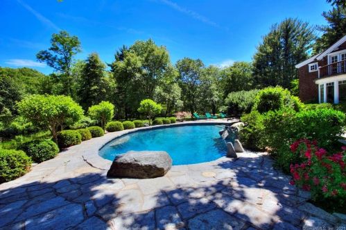 783 Valley Rd, New Canaan, CT 06840-2811