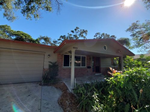 6844 17th St, Saint Petersburg, FL 33702-6526
