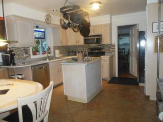 10 Heather Ln, Bethlehem NY  12054-3711 exterior