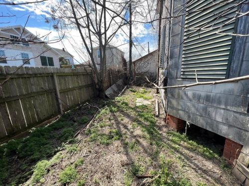 1311 37 St, Galveston TX 77550-6747 exterior